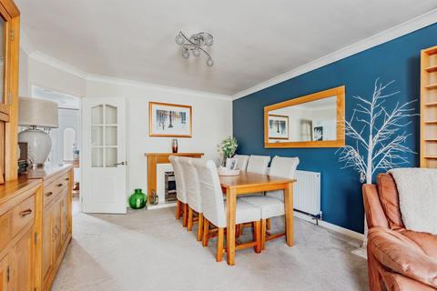 2 bedroom detached bungalow for sale, Park View Road, Redhill