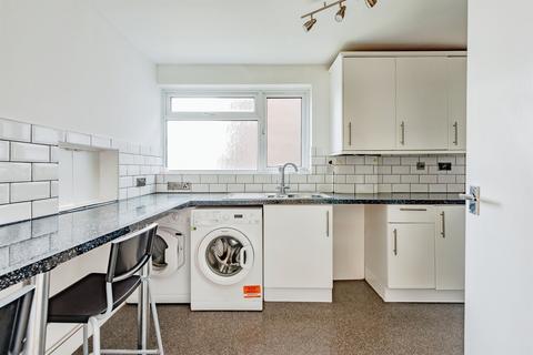 2 bedroom apartment for sale, Station Road, Redhill