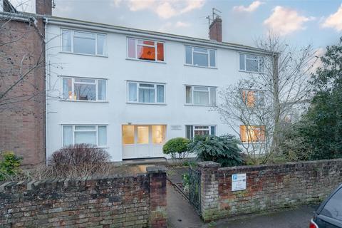 3 bedroom apartment to rent - Andover Road, Cheltenham