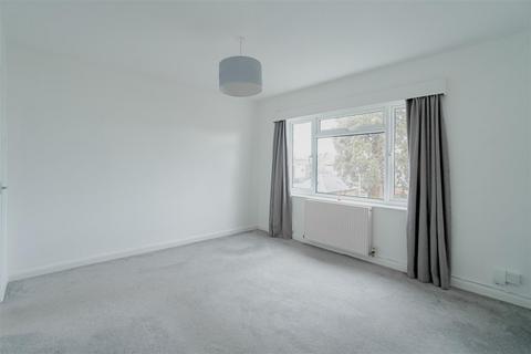 3 bedroom apartment to rent, Andover Road, Cheltenham