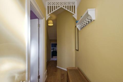 2 bedroom flat for sale, Plumstead Common Road, London, SE18