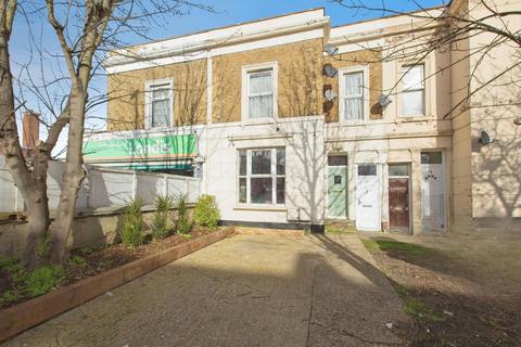 2 bedroom flat for sale, Plumstead Common Road, London, SE18