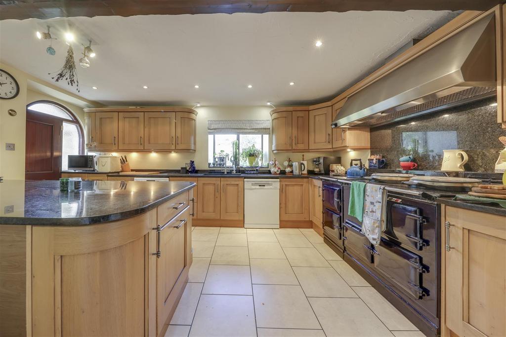 Kitchen Alt