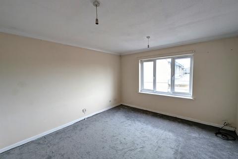 2 bedroom apartment for sale, Sheringham Court, Stowmarket