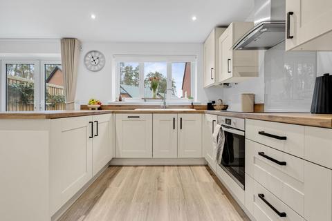 3 bedroom detached house for sale, Lea Castle Drive, Kidderminster DY10