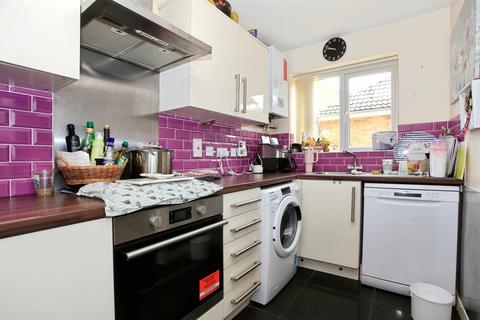 3 bedroom end of terrace house for sale, Emperor Way, Peterborough