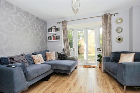 3 bedroom end of terrace house for sale, Emperor Way, Peterborough