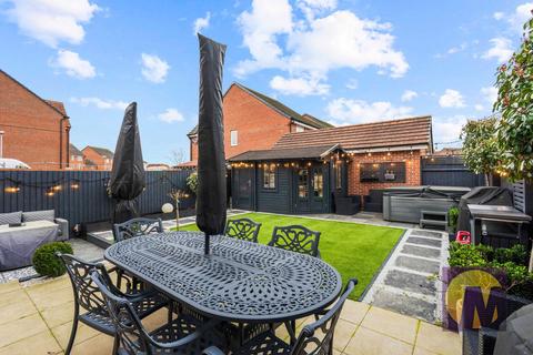 3 bedroom semi-detached house for sale, Parker Drive, Buntingford