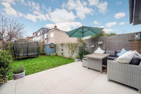 4 bedroom terraced house for sale, Meadow Close, Raynes Park SW20