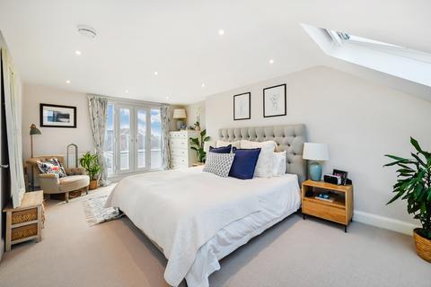4 bedroom terraced house for sale, Meadow Close, Raynes Park SW20