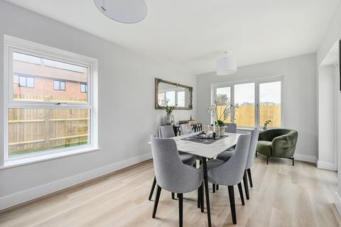 4 bedroom detached house for sale, Abbey Way, Ashford TN24