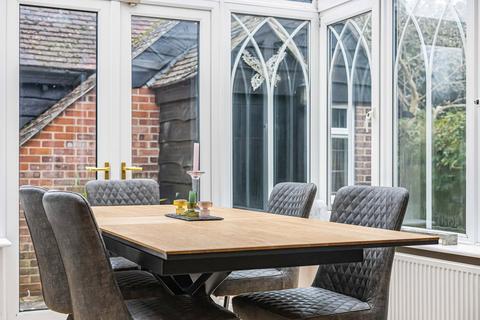 undefined, Hayles Field, Henley-on-thames RG9