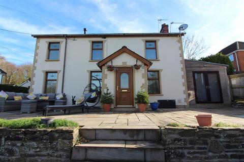 3 bedroom detached house for sale - Woodland Place, Blackwood NP12