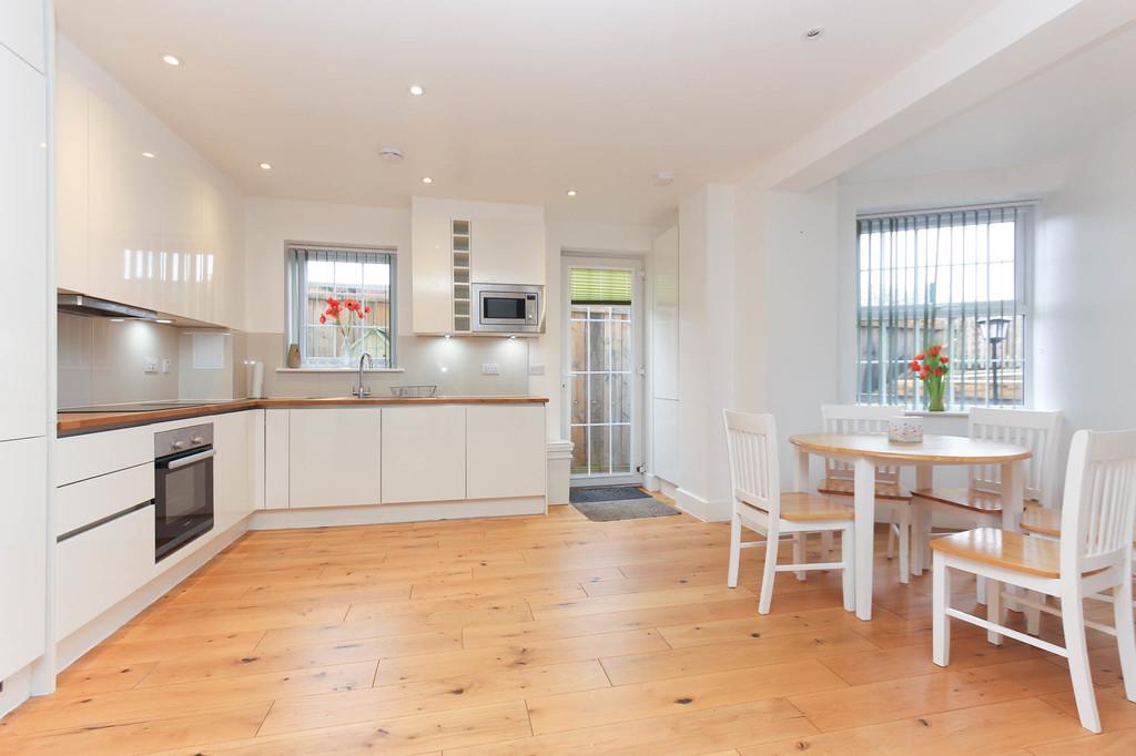 Kitchen/Dining Area