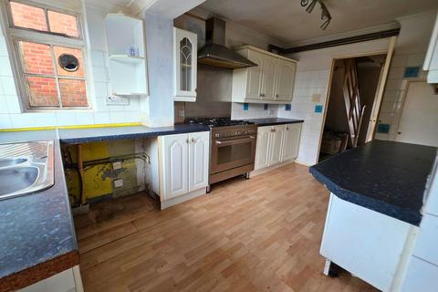 3 bedroom end of terrace house for sale, Abbotsbury Road, Weymouth