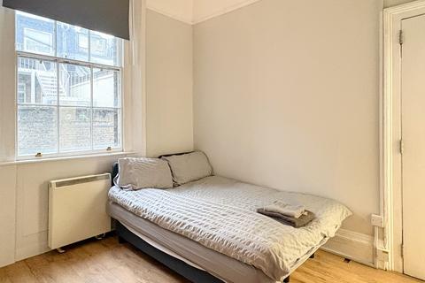 Studio to rent, Gloucester Place, London NW1