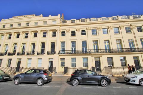 2 bedroom flat for sale, Brunswick Terrace, Hove, BN3 1HL