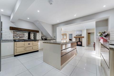 5 bedroom barn conversion for sale, Norlands Park, widnes WA8