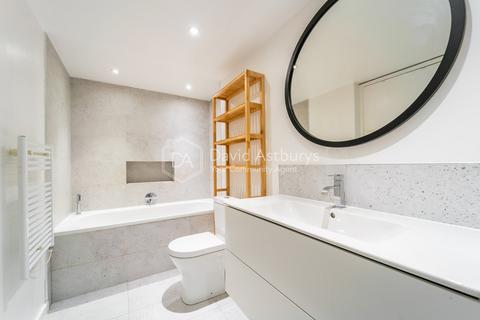 2 bedroom ground floor maisonette to rent, Hornsey Road, Holloway, London