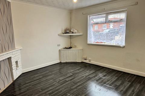 2 bedroom semi-detached house to rent, Green Park Road, Dudley