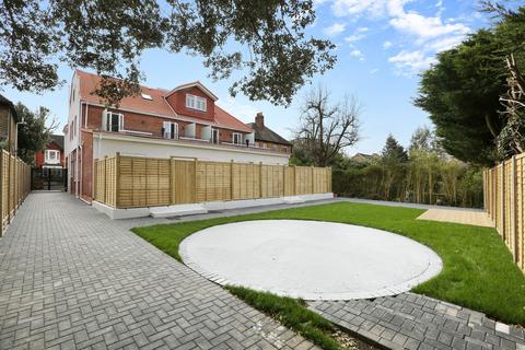 3 bedroom apartment to rent, Grosvenor Avenue, Carshalton SM5