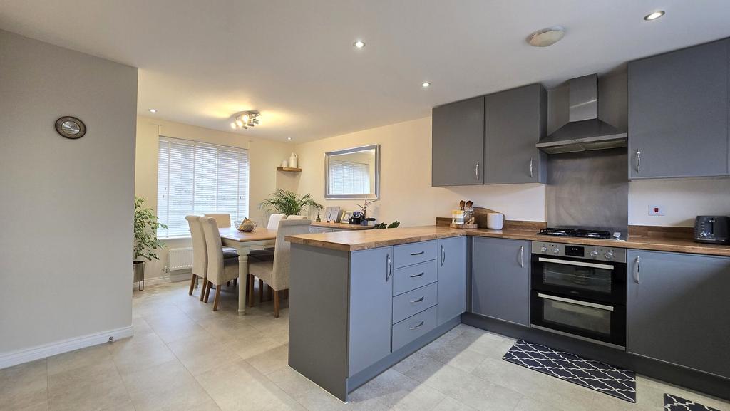 Kitchen/Dining room