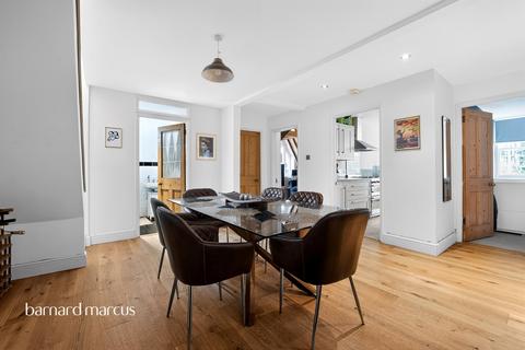 2 bedroom apartment for sale, Picketts Lane, Redhill