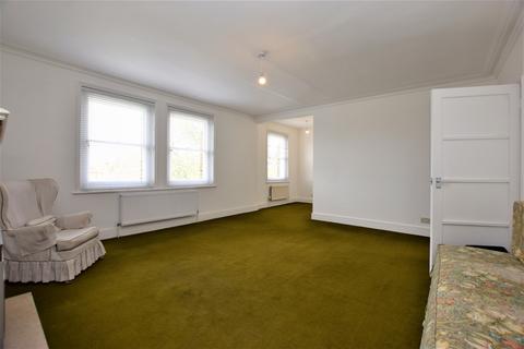 2 bedroom flat to rent, Knatchbull Road London SE5