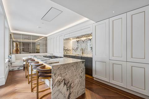 3 bedroom duplex for sale, Wilton Crescent, Belgravia SW1X