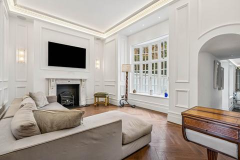 3 bedroom duplex for sale, Wilton Crescent, Belgravia SW1X