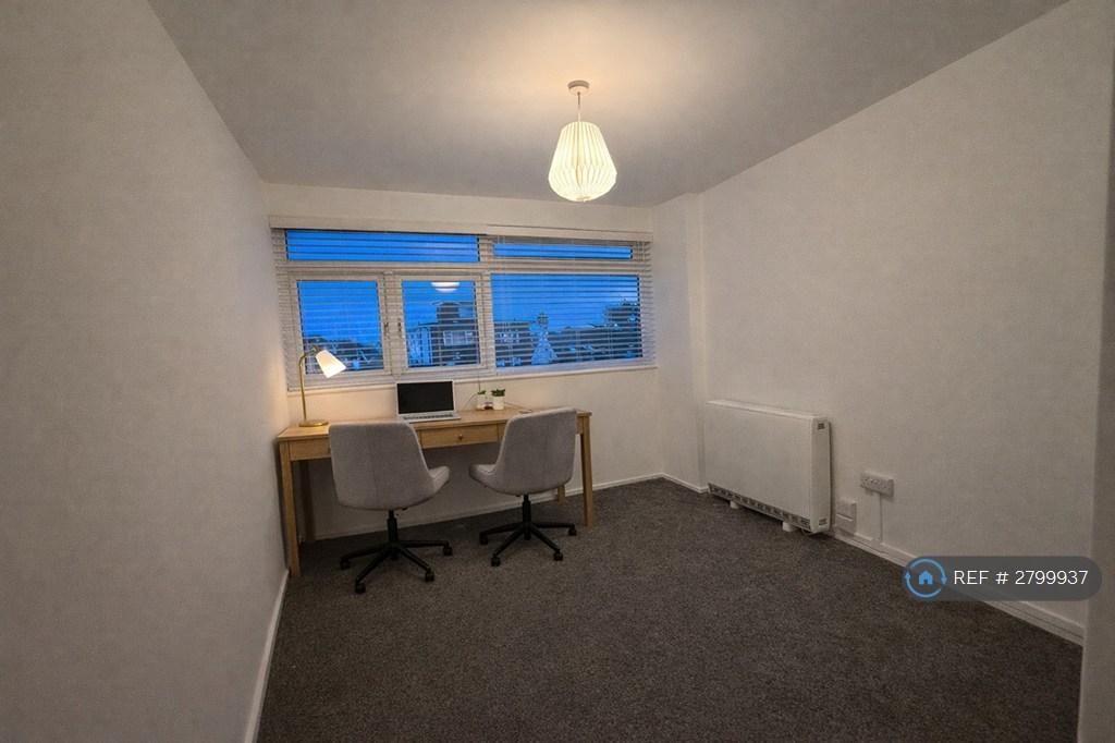 Bedroom 2 - Example Layout (Illustrative)
