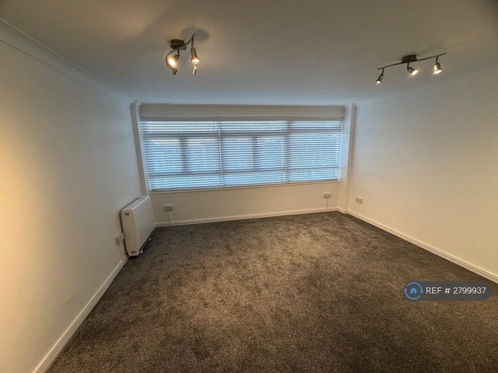 Living Room - West Facing