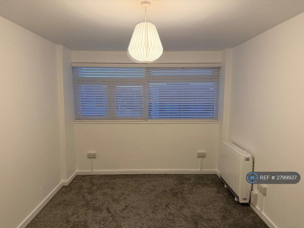 Bedroom 1 - West Facing