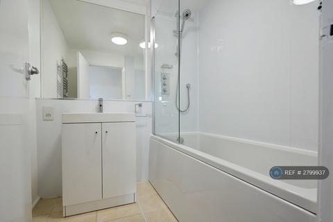 2 bedroom flat to rent, Berriedale House, Hove, BN3
