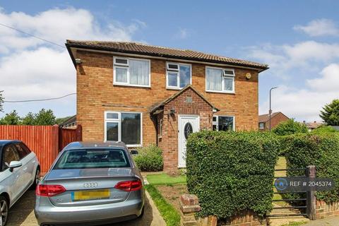 4 bedroom detached house to rent, Monksfield Way, Slough, SL2