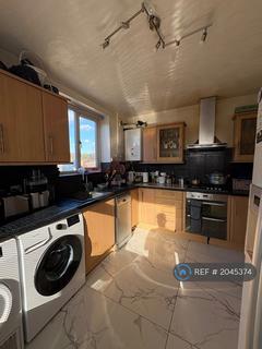 4 bedroom detached house to rent, Monksfield Way, Slough, SL2
