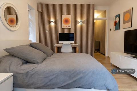 1 bedroom flat to rent, St. Helens Gardens, London, W10
