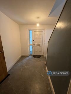 3 bedroom semi-detached house to rent, Newey Avenue, Bedworth, CV12