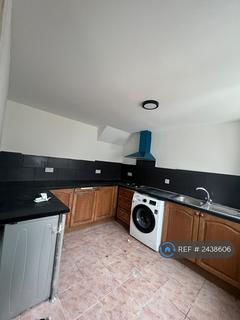 3 bedroom semi-detached house to rent, Newey Avenue, Bedworth, CV12