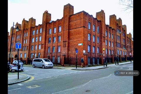 3 bedroom flat to rent, Charles Rowan House, London, WC1X
