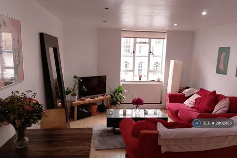 3 bedroom flat to rent, Charles Rowan House, London, WC1X