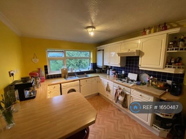 Kitchen 13'3 x 9'10