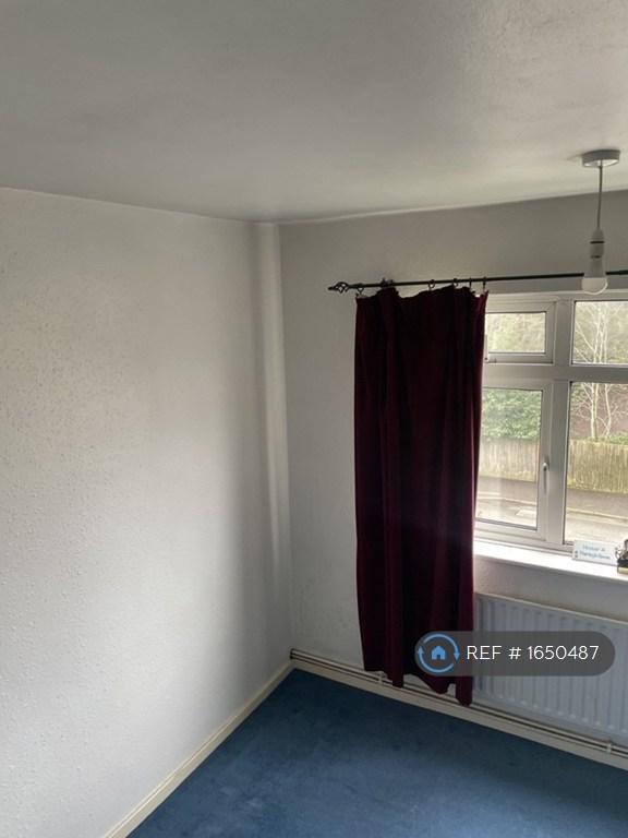 Bedroom 2 11'8 x 9'11