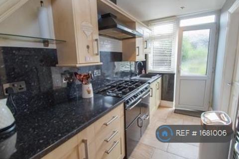 3 bedroom terraced house to rent, Kelvin Avenue, Coventry, CV2