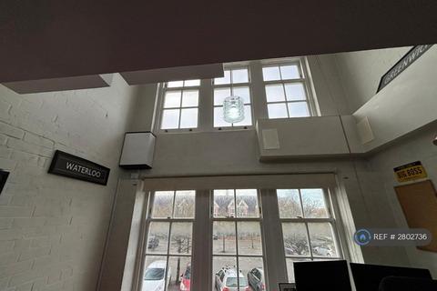 1 bedroom maisonette to rent, School House Yard, London, SE18