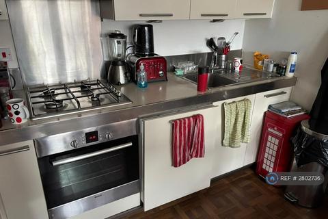 1 bedroom maisonette to rent, School House Yard, London, SE18