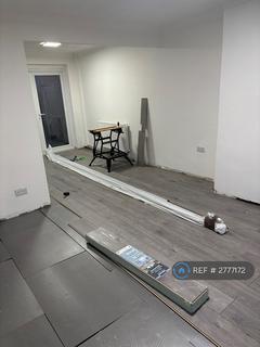 2 bedroom semi-detached house to rent, Savage Rd, Chatham, ME5