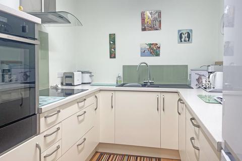 2 bedroom apartment for sale, Priory Court, Wellington TA21