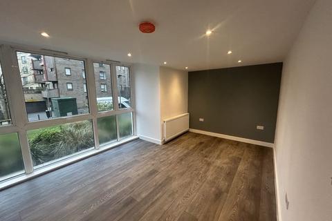 2 bedroom apartment to rent, Tollgate Gardens, London