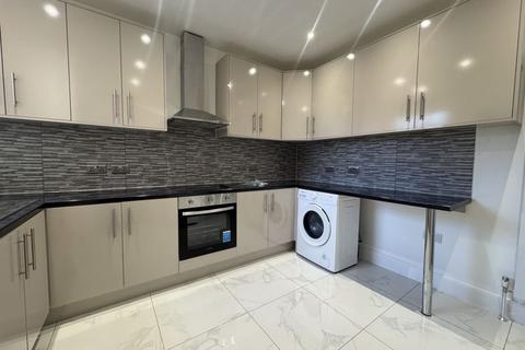 1 bedroom property to rent, Room 2, Otterfield Road, West Drayton, UB7